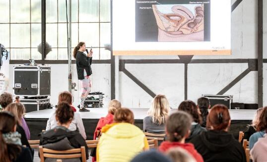 Barefoot obuv v těhotenství: Výhody, úskalí a praktické rady